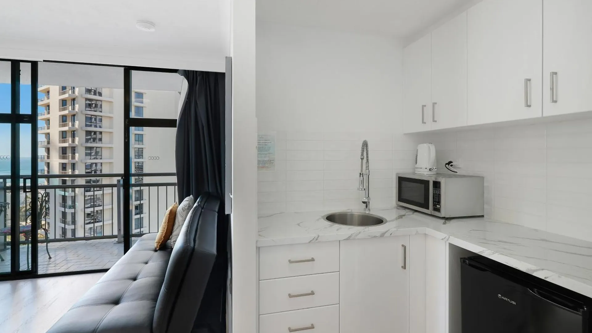 Unit 2 - Spectacular Sea Views In Surfers Paradise Gold Coast 0*,