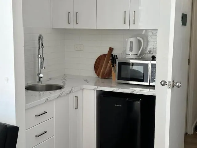Unit 2 - Spectacular Sea Views In Surfers Paradise 골드코스트 0*,  오스트레일리아