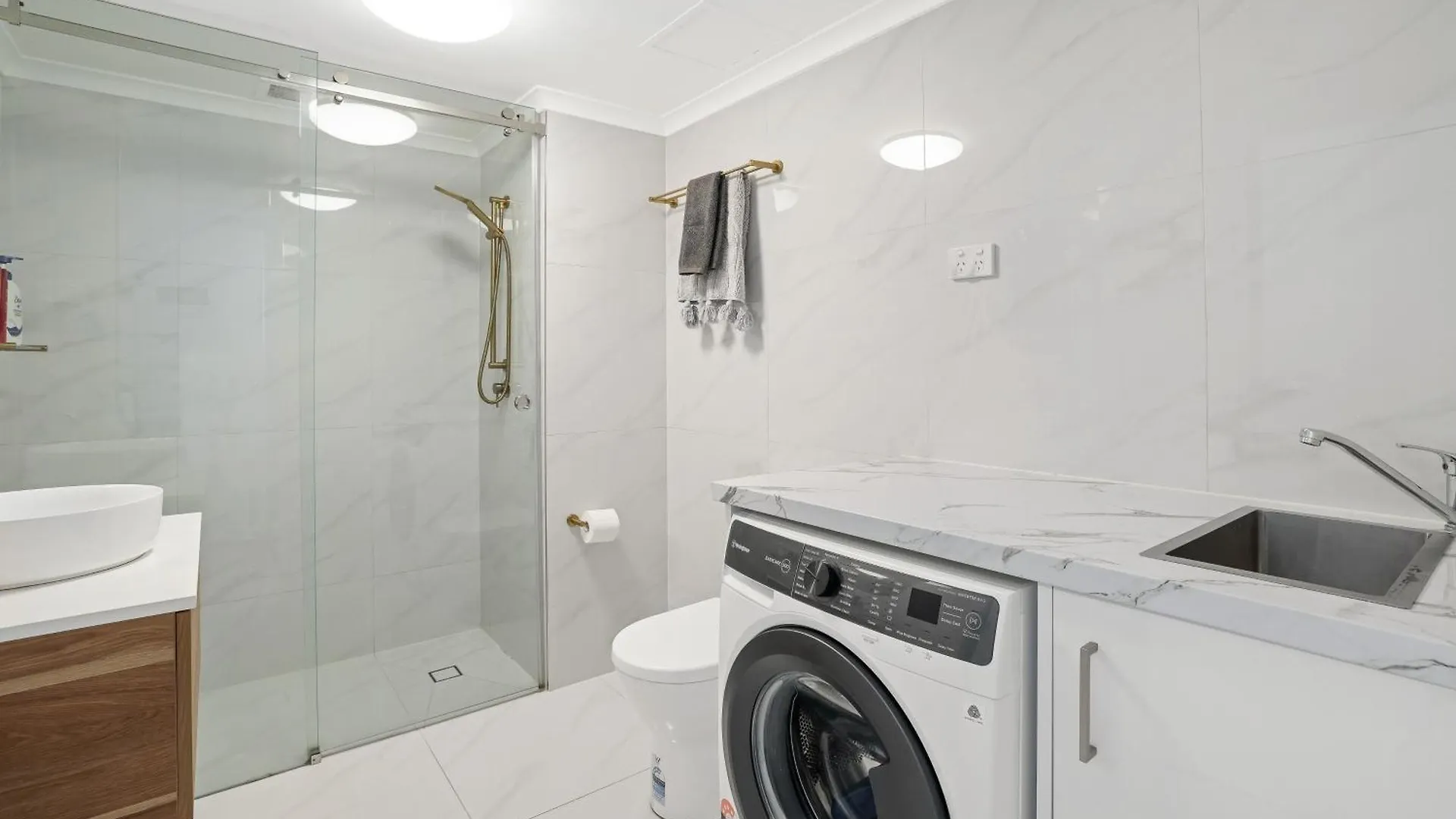 Unit 2 - Spectacular Sea Views In Surfers Paradise 골드코스트 오스트레일리아